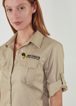 Lade das Bild in den Galerie-Viewer, Giraffe Damenhemd