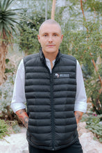 Lade das Bild in den Galerie-Viewer, 5 Years AMES Edition - Wild Dog Puffer Vest
