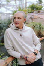 Lade das Bild in den Galerie-Viewer, 5 Years AMES Edition - Cheetah Unisex Hoodie
